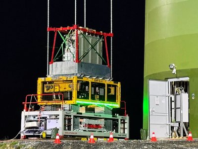 Lifting Platform with MCflex on Board